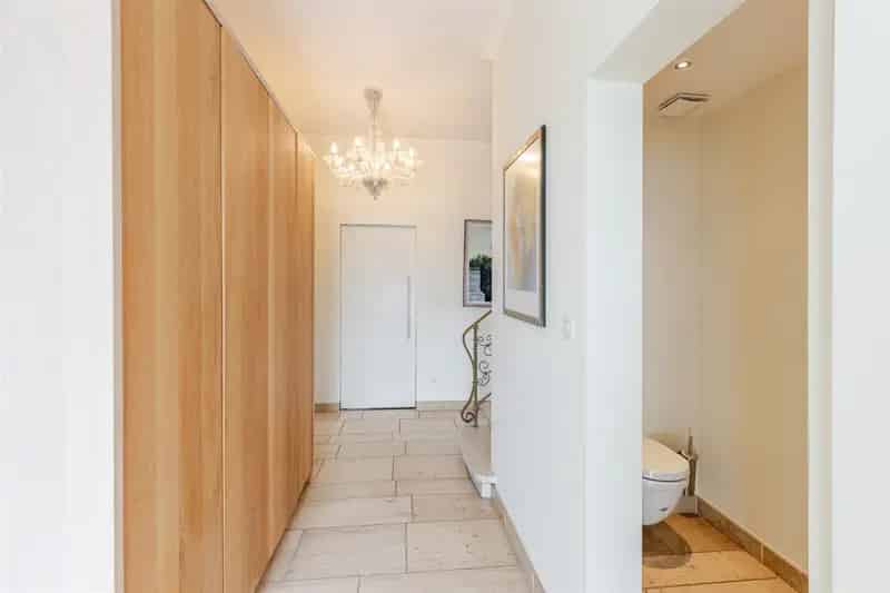 Charmante villa met 3 slks en tuin op groot perceel