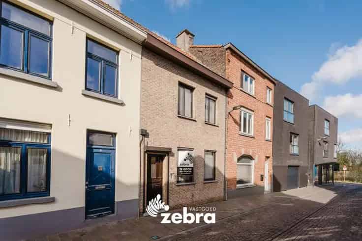 Te renoveren woning nabij Markt Tielt