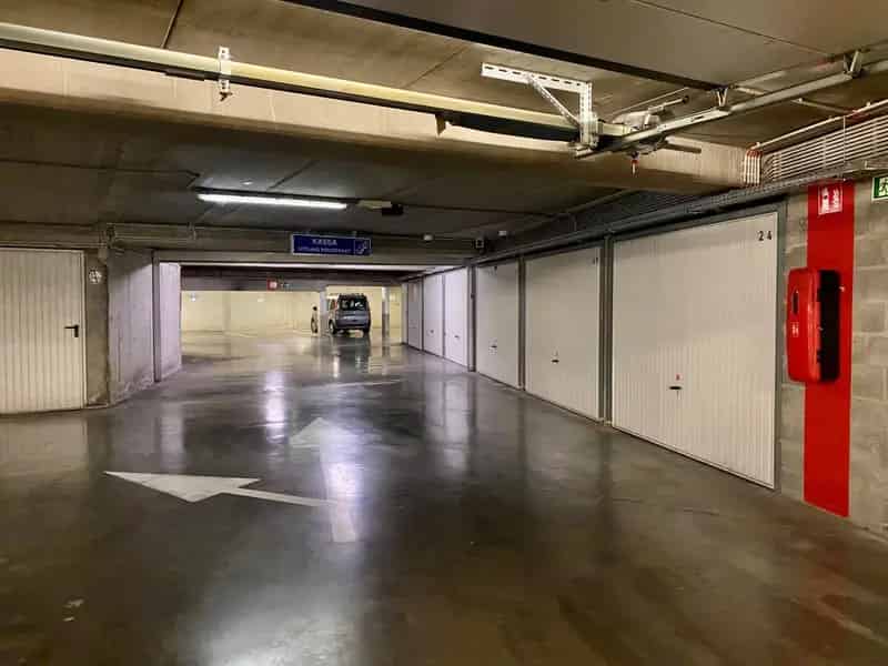 Veilig, net en rustige gelegen garagebox, centrum Aalst!