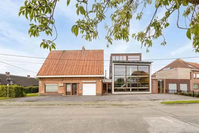 Ruime Woning Met Handelspand Sleidinge