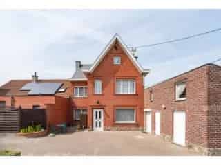 Huis te koop Smetlede - Renovatieproject met 4 slaapkamers