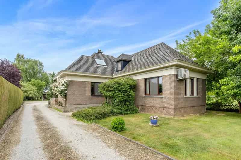 Charmant huis met prachtige tuin in het groene Schellebelle!