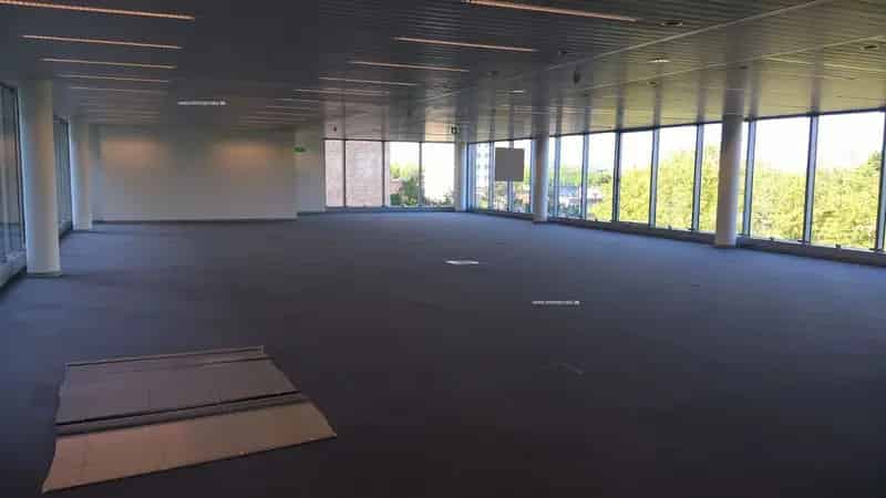 Kantoorruimte te huur in Leopold Three Evere