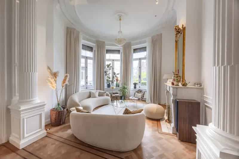 Meesterwoning met tuin en inpandige garage op toplocatie