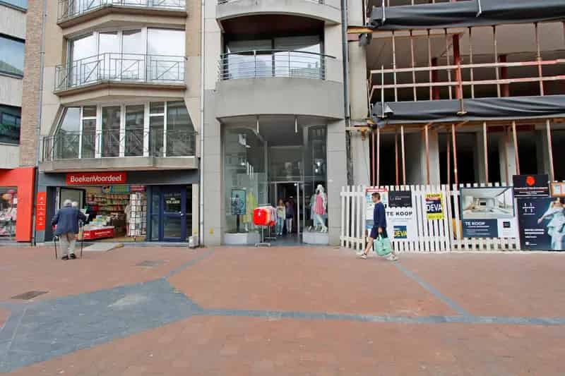 Mezzanine winkel Lippenslaan 247 Knokke te koop