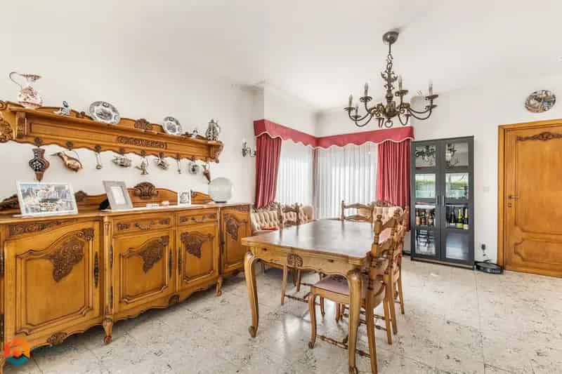 Op te frissen woning met 3 slpkrs te Putte