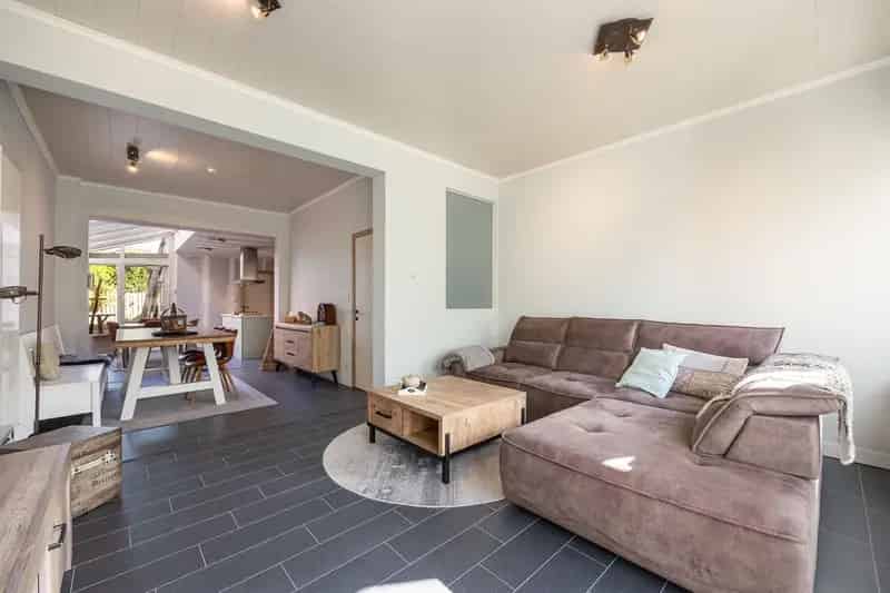 Instapklare halfopen woning in het hart van Kapellen