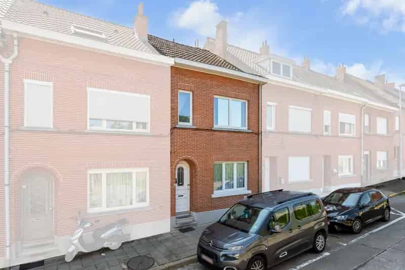 Gesloten woning, tuin en 3 slpks bij centrum Geraardsbergen