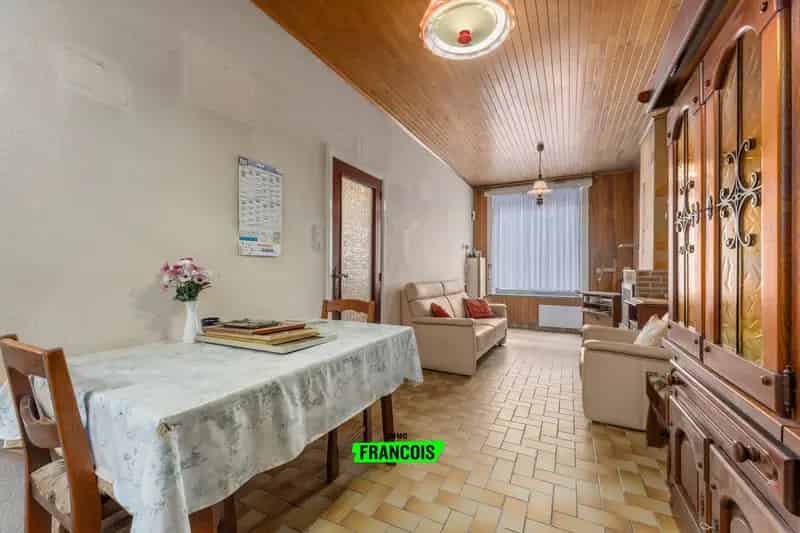 Te renoveren rijwoning in het residentiële Westerkwartier te Oostende.