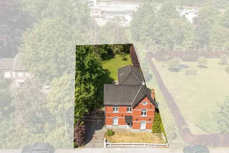 Op te frissen statige woning op TOP-locatie in Merelbeke Flora