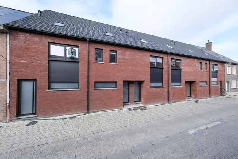 Nieuwbouwwoning te Lokeren casco af te werken
