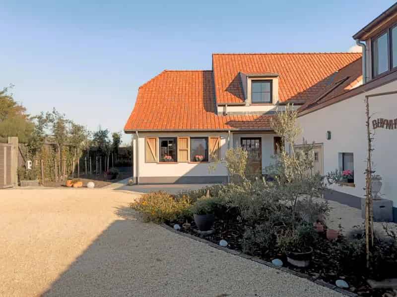 Alleenstaande woning, rustig gelegen in een residentiële omgeving, vlakbij het centrum van Knokke.