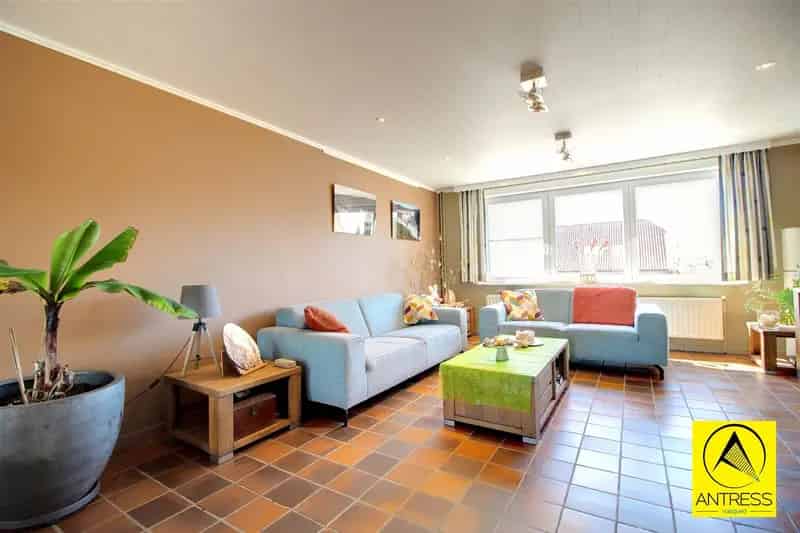 Bel-etagewoning Kontich: Ruime woning met tuin en garage