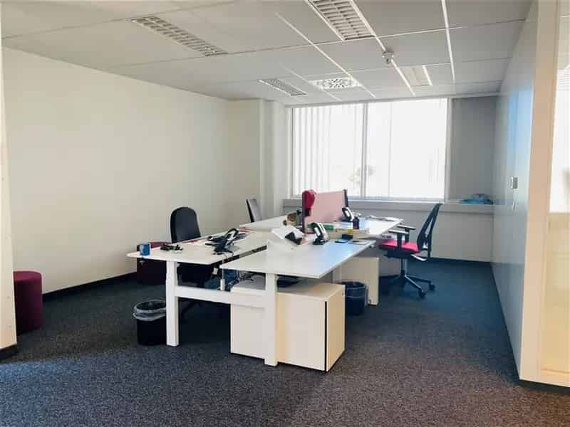 Nabij E40 en R4 kantoren beschikbaar tussen 142 m² en 415m²
