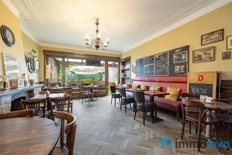 Prachtig authentiek pand bestaande uit handelsruimte (café) en bovengelegen duplex