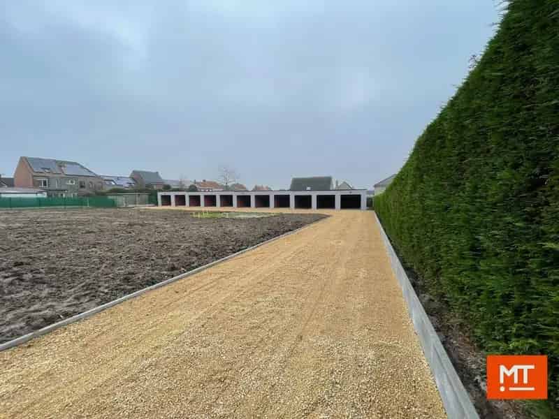 3 landelijke nieuwbouwwoningen met 3 slaapkamers en zongerichte tuin in de dorpskern van Beselare