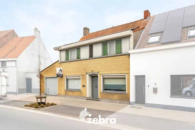 Instapklare woning met 4 slaapkamers en tuin te Oostrozebeke!