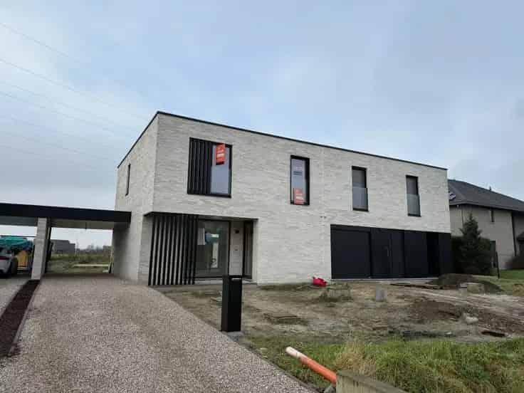 Huis Te Koop Evergem: Instapklare Nieuwbouwwoning 4 Slaapkamers