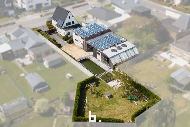 Huis te huur Damme Sijsele: Villa met loods zwemvijver