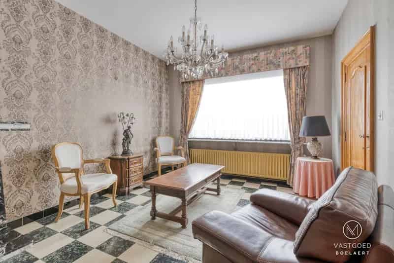 Huis met 3 slaapkamers, garage en tuin te koop in Nieuwerkerken