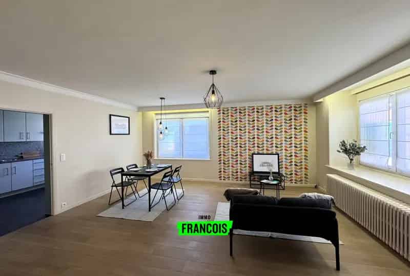 Lichtrijk Appartement met Terras en Garage te Koop Waregem