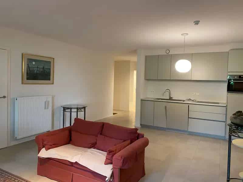 Serviceflat te huur in Veurne: 2 slaapkamers, binnentuin & terras