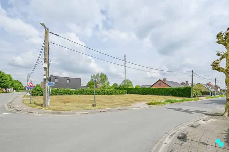 Gunstig gelegen bouwgrond voor open bebouwing in Waregem