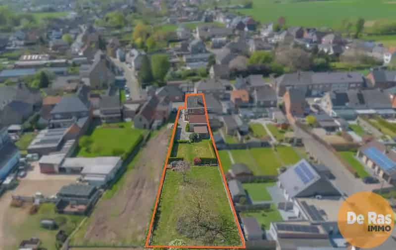 HILLEGEM - Solide halfopen bebouwing op een mooi perceel