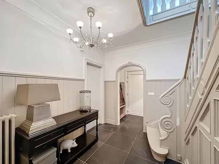 Gerenoveerde woning met bijgebouw te koop