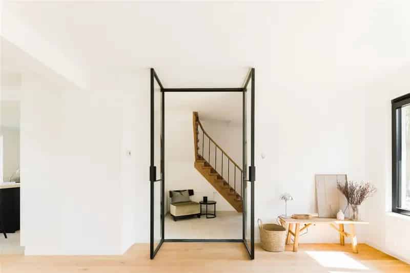 Exclusieve charmevilla op 800m², gerenoveerd, 4 slpk 3 bk