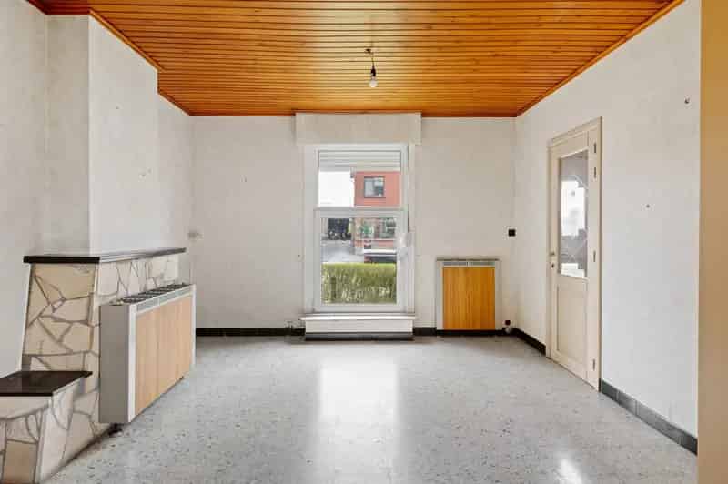 Te renoveren woning  met veel potentieel op een gunstige ligging te Lint