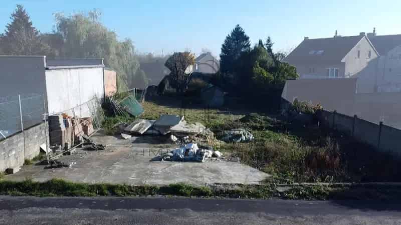 Bouwgrond te koop in Gilly