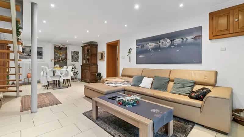 Ruime, rustig gelegen woning met 2 slaapkamers, garage en tuin