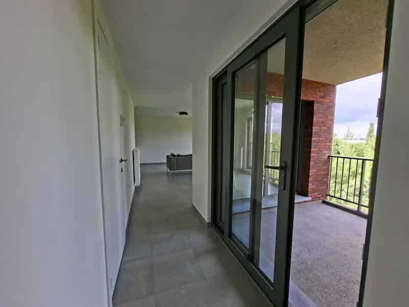 Lichtrijk Appartement 1 Slaapkamer Te Huur Met Groen Uitzicht