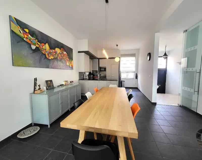 Prima onderhouden woning in centrum Eppegem.