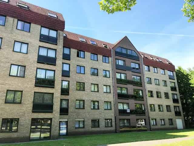 Adolf Menystraat 2-8