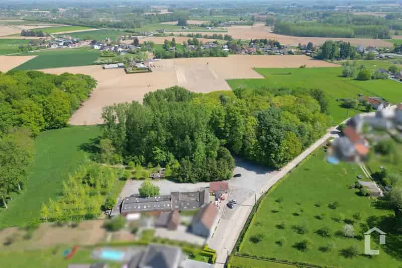 Prachtig terrein voor ruime woning met grote tuin