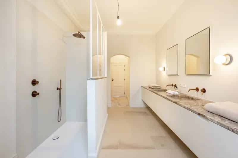 ANTWERPEN - Prachtig gerenoveerde herenwoning