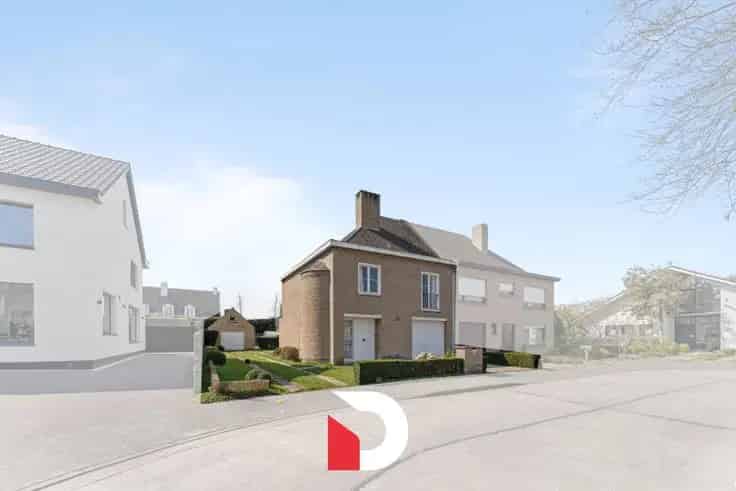 Statige Halfopen Woning te Oostkamp - Renovatieproject