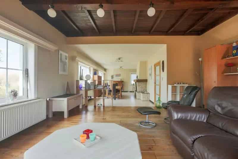 Villa met dubbele garage op interessante ligging