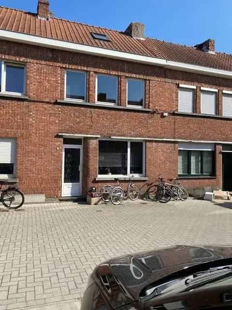 Rijwoning met tuin