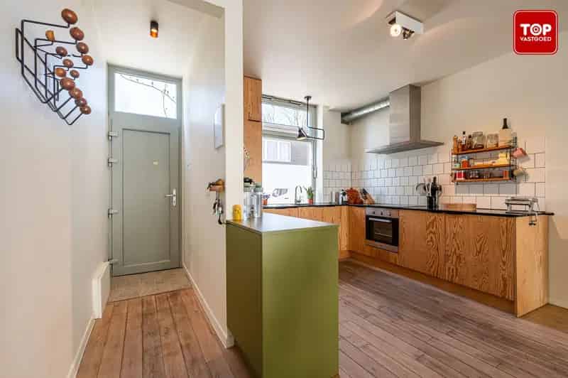 Charmante, gerenoveerde woning in de Bloemekenswijk