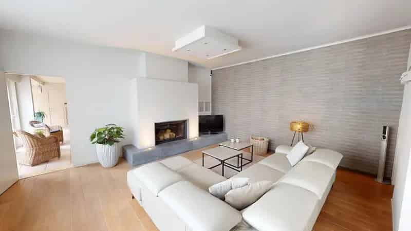 Zeer ruime woning met 4 slaapkamers te koop!