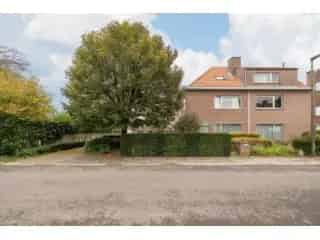 Huis te koop Mechelen: Dubbele woning met zwembad en bouwgrond
