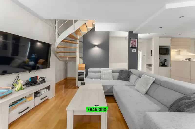 Instapklaar duplexappartement in hartje Veurne!