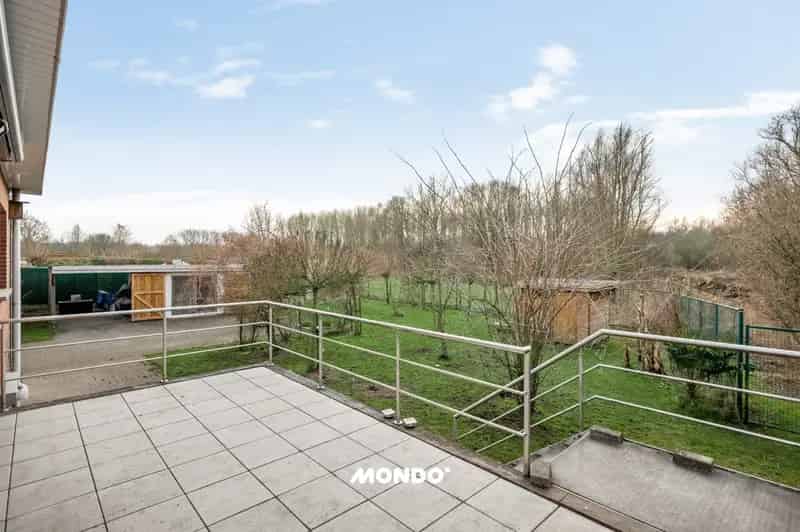 Vrijstaande woning met rondomtuin in rustige bosomgeving