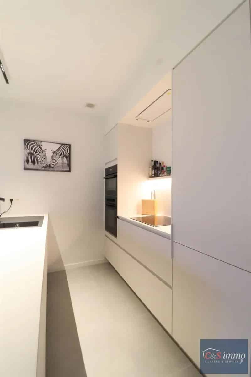 Luxueus gelijkvloers appartement met ruim terras te koop