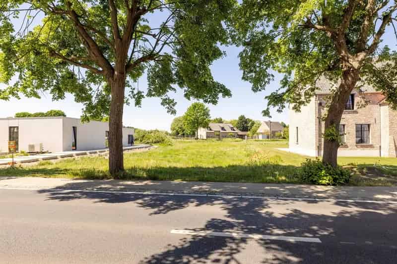 Bouwgrond van 900 m² met bouwvergunning