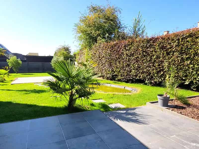 Prachtig gerenoveerde woning en bijgebouw op 571m² met commerciële doeleinden.