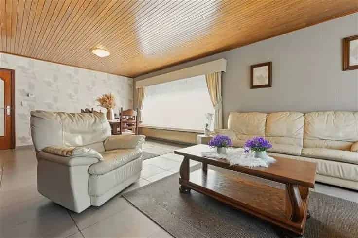 Huis Te Koop: Instapklare Gelijkvloerse Woning 1100m2